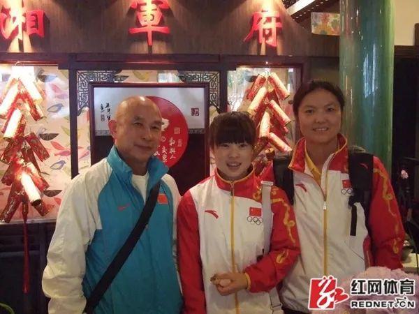 奥运举重冠军谌利军老婆_举重冠军谌利军的故事_奥运老婆举重冠军谌利军视频