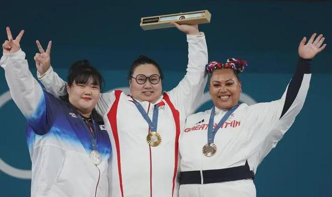 中国举重女冠军视频_举重女冠军身高_中国举重女运动员冠军