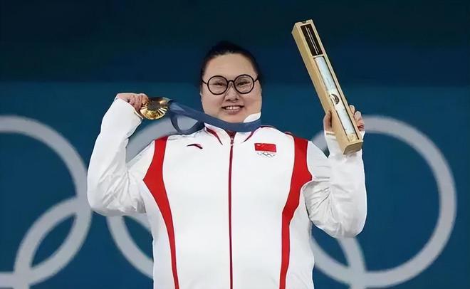 举重女冠军身高_中国举重女冠军视频_中国举重女运动员冠军