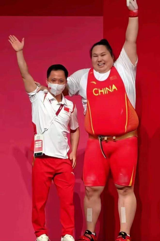 举重女冠军身高_中国举重女冠军视频_中国举重女运动员冠军
