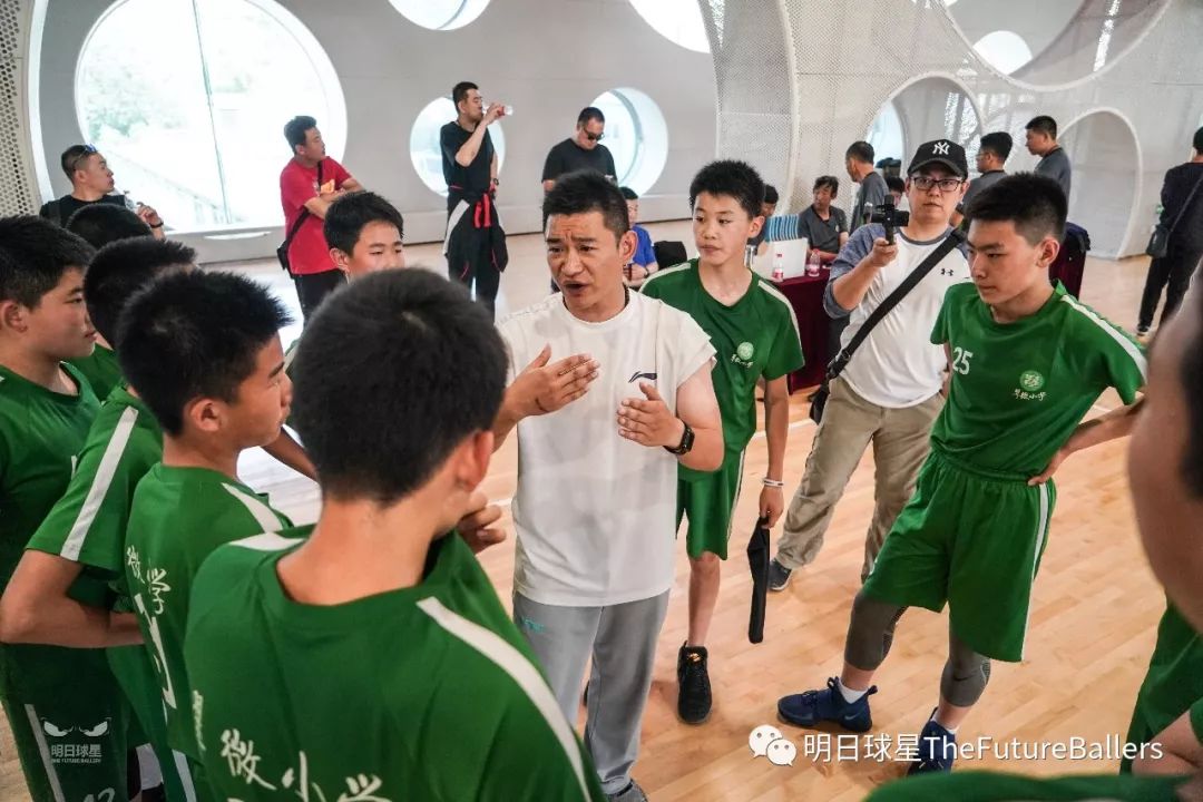 翠微小学男篮全满贯成就：42场不败，包揽
