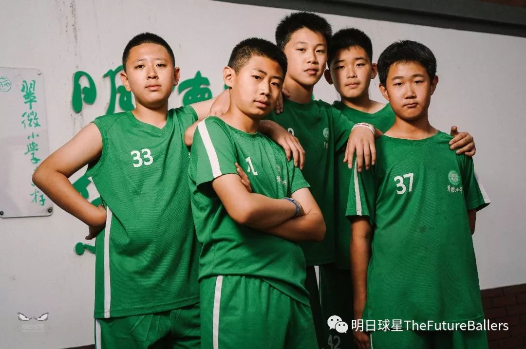 美国小学生篮球比赛冠军奖杯_篮球冠军奖杯叫什么_校园篮球赛奖杯