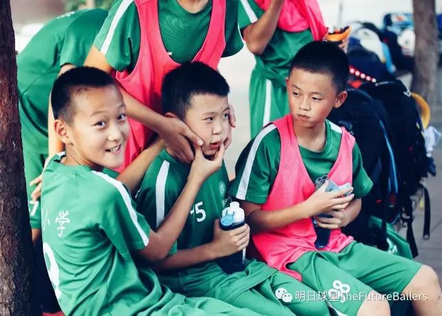 校园篮球赛奖杯_美国小学生篮球比赛冠军奖杯_篮球冠军奖杯叫什么