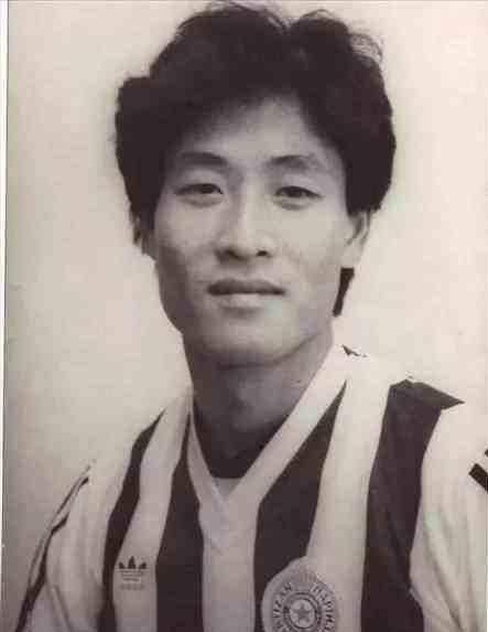 官方评选足球历史最佳11人_名单足球最佳历史人物是谁_足球历史最佳26人名单