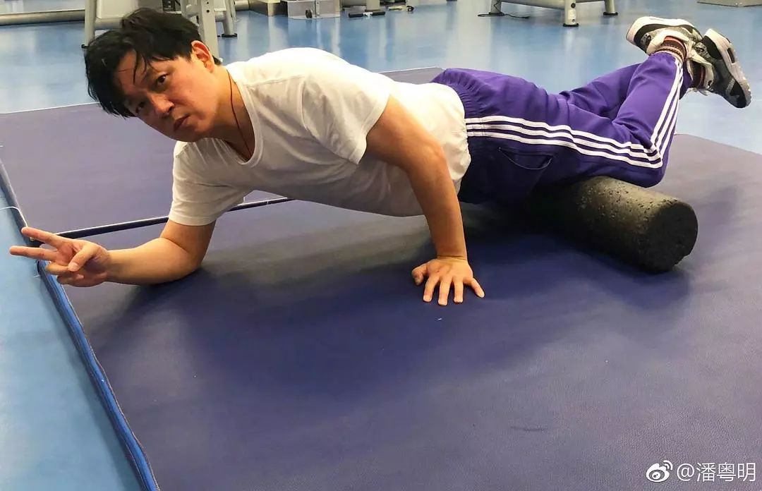 男明星健身_健身废了的男明星_健身的明星