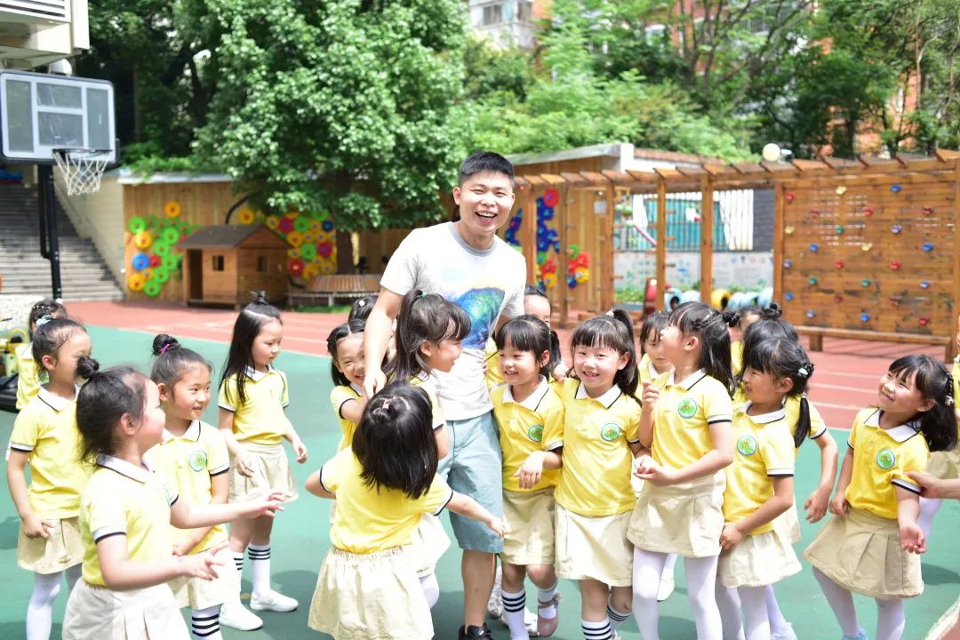踢足球障碍接力赛规则_踢球接力赛教案_足球运球接力赛