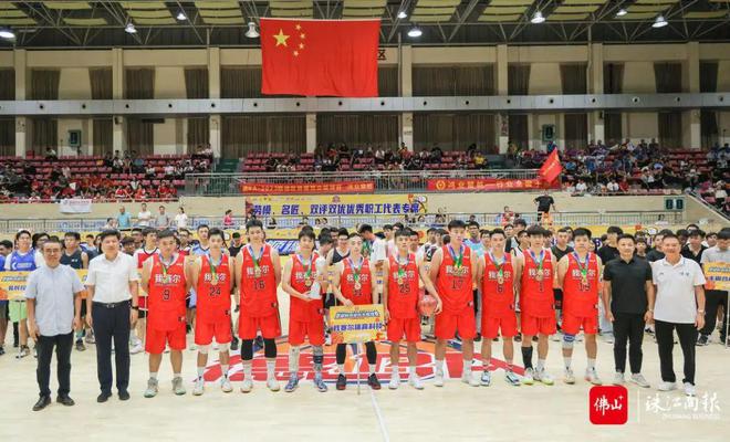 温岭篮球比赛_温岭篮球赛总冠军是谁啊_篮球赛冠军温岭是哪里人